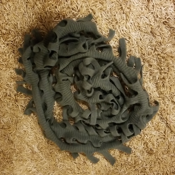 Grey Knit Scarf - Picture 10 of 11